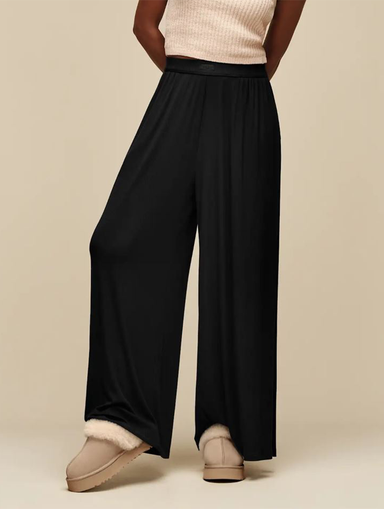 1172654-BLK_UGG-1