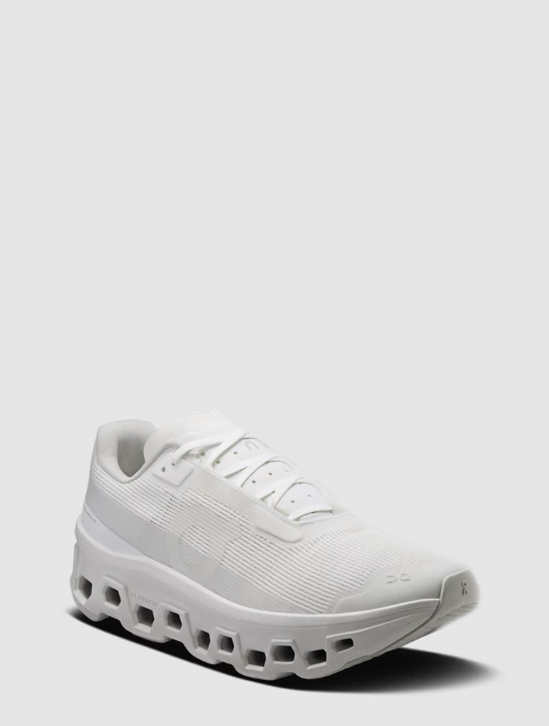 3WG10811200_ONRUNNING-1