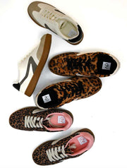 DV Voyage Sneaker