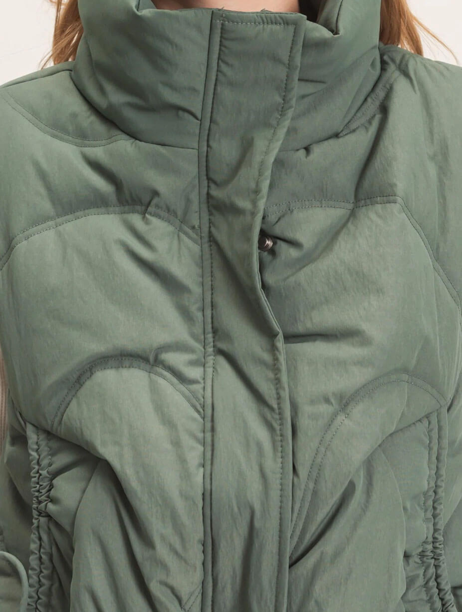 Quilted Funnel Neck Puffer Vest