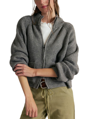 OB2340417-0016_FREEPEOPLE-1