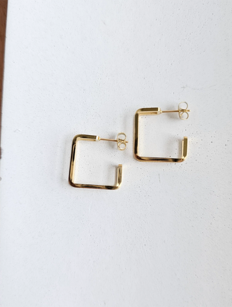 SPIFFY_SPLENDID_LUXEKAMORA-GOLD_EARRINGS