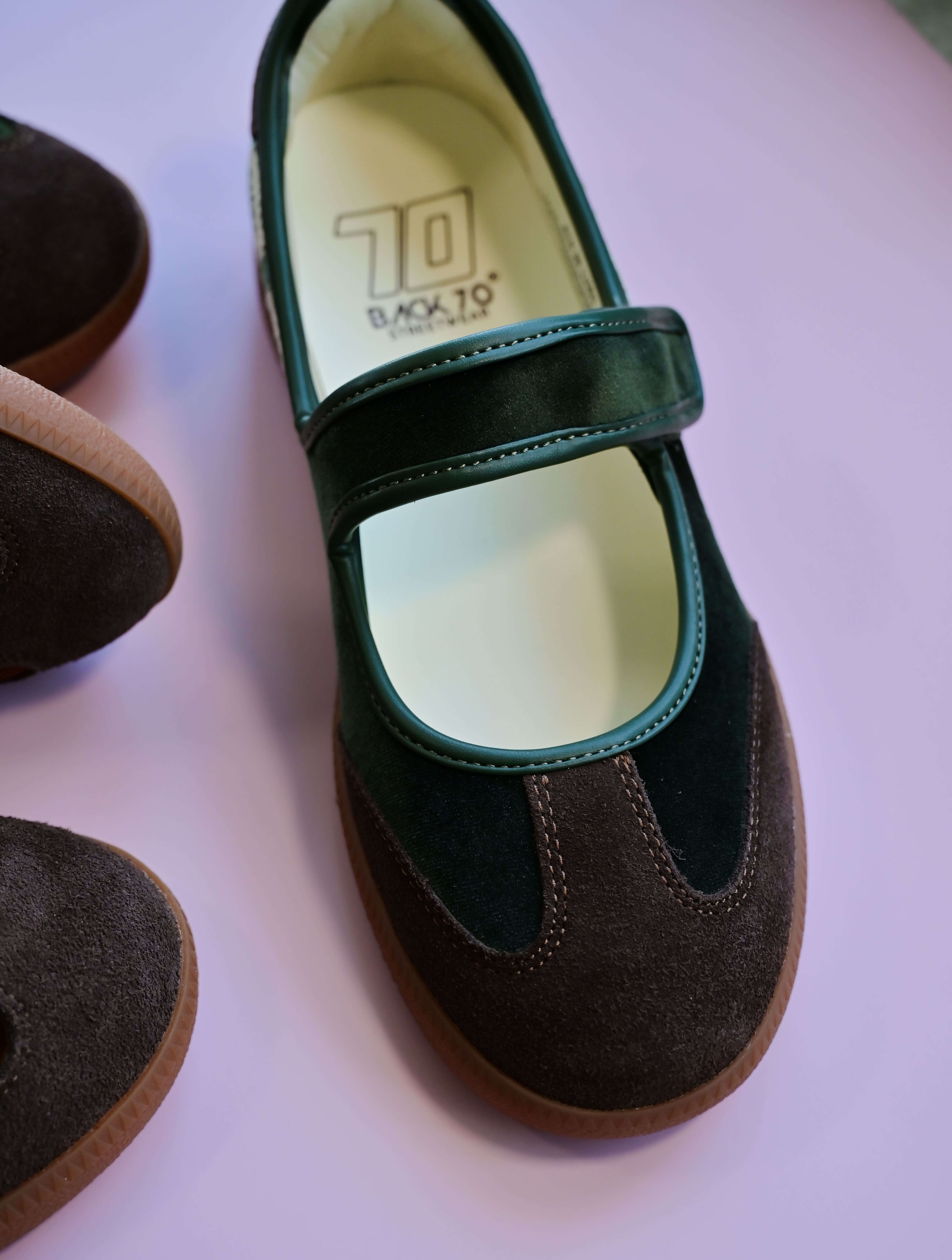 Back 70 Aya Sneakerina