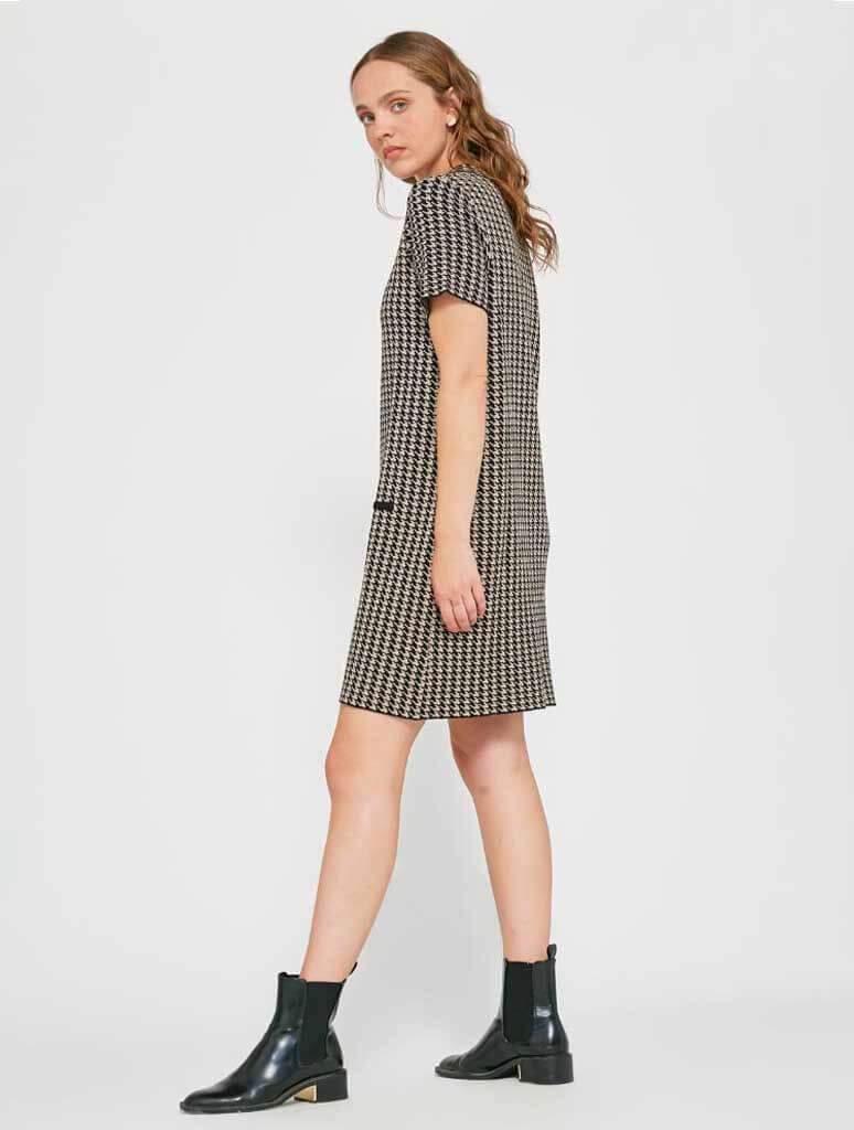 Houndstooth Short Sleeve Knit Dress