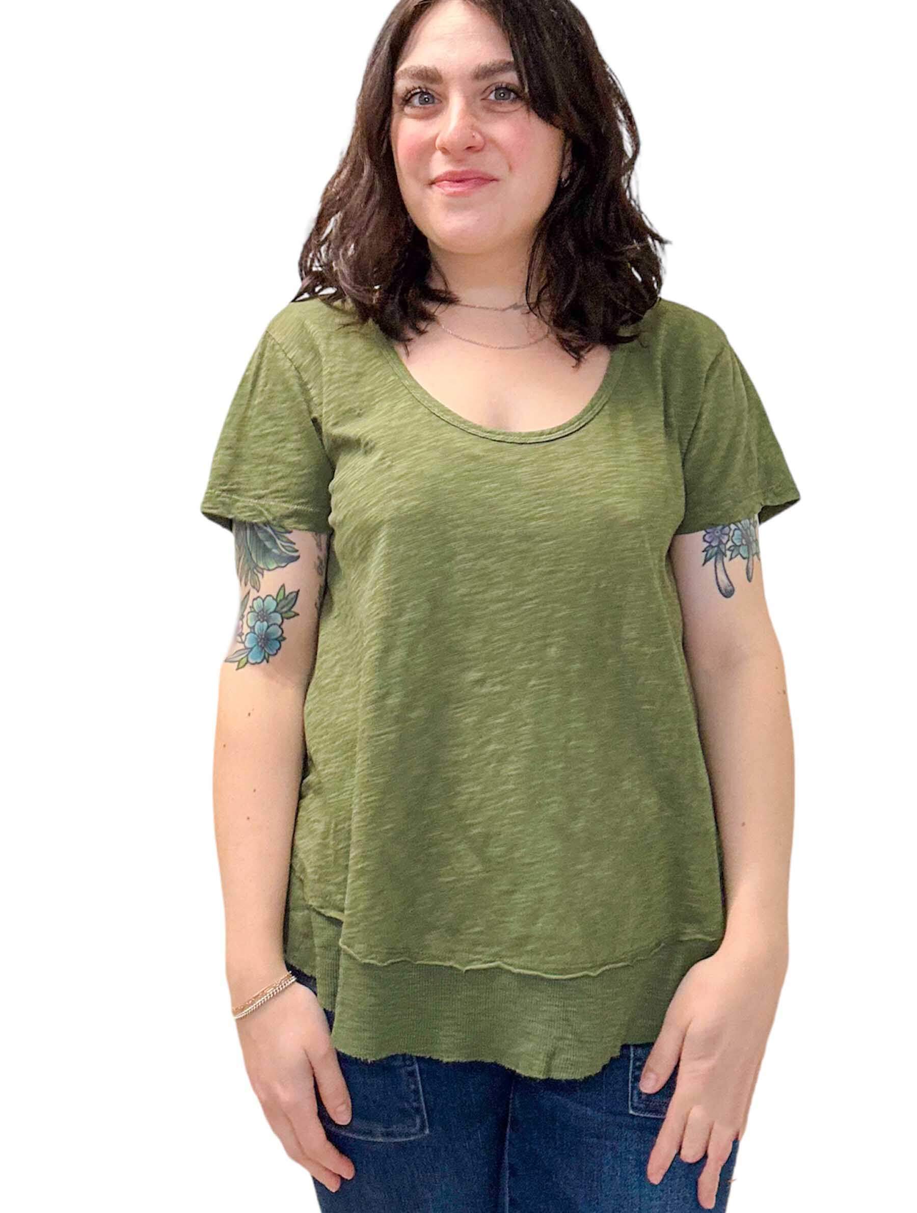 Short Sleeve Scoop Neck Tee in Mountain Moss