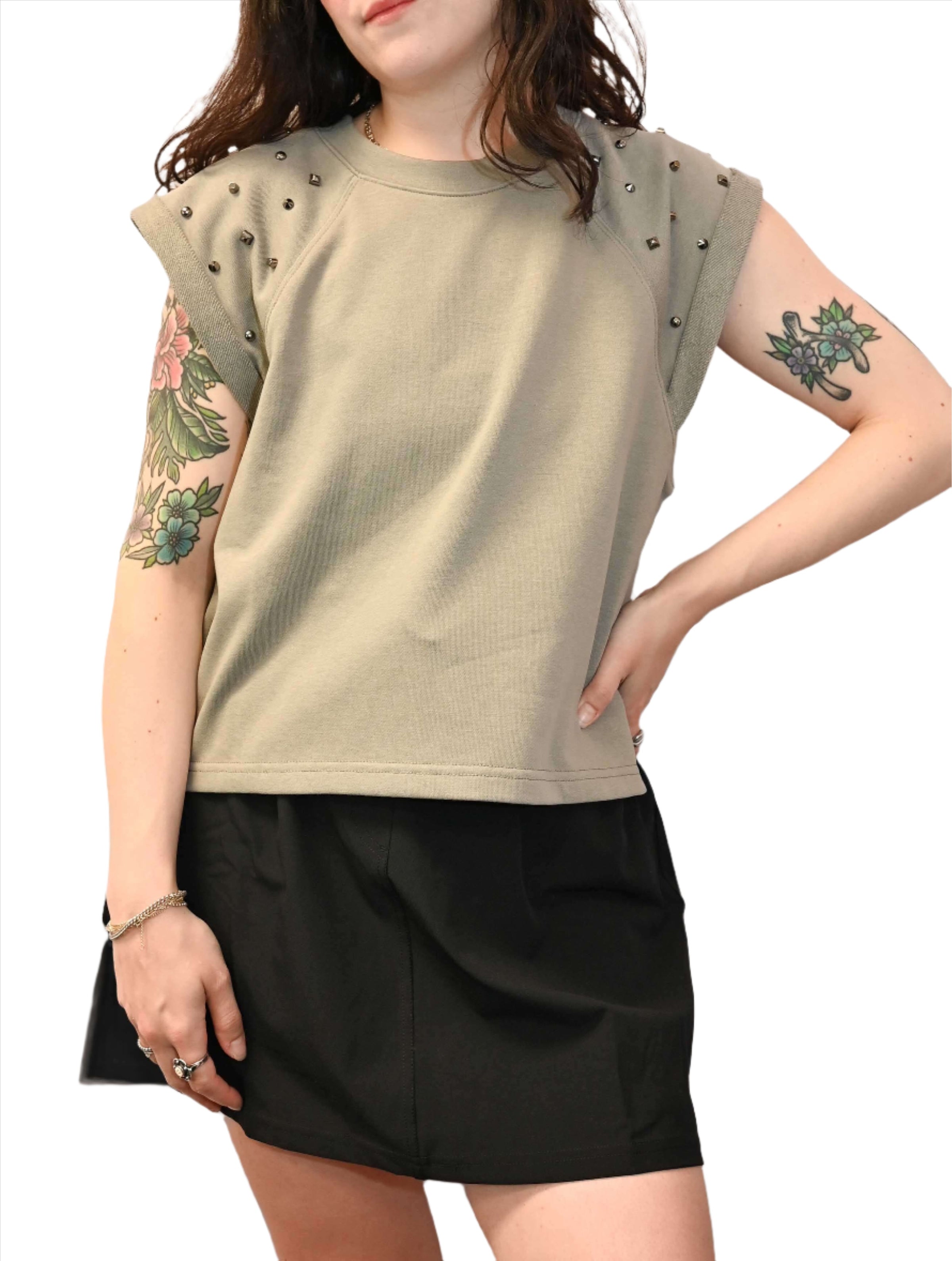 Sleeveless Top With Shoulder Metal Detail