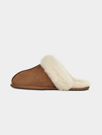 UGG Scuffette II Slipper in Chestnut