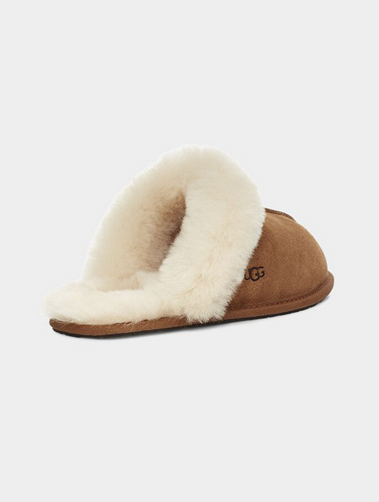 UGG Scuffette II Slipper in Chestnut